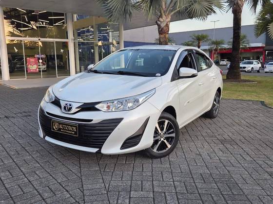TOYOTA YARIS 1.5 16V FLEX SEDAN XL LIVE MANUAL TOYOTA YARIS 1.5 16V FLEX SEDAN XL LIVE MANUAL